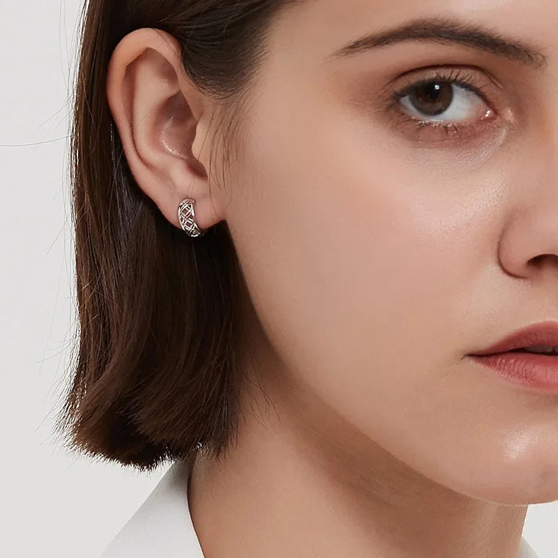 Couple Small Contracted Earrings