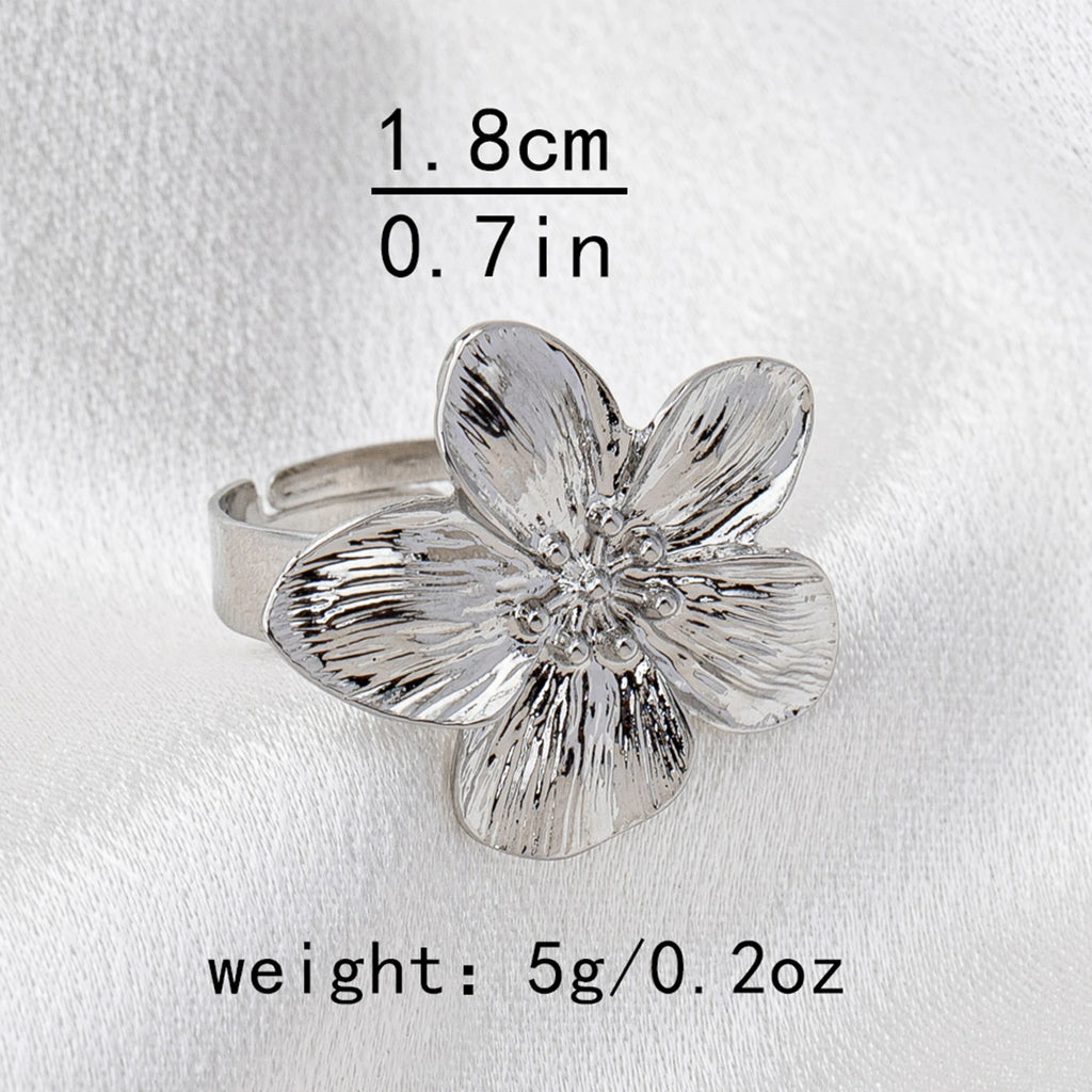 Ring with a Flower Design
